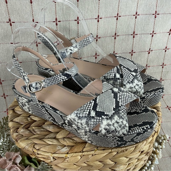 🌺HP Kate Spade “Bunton” Snakeskin Embossed Leather Strappy Platform Sandals 9.5 - Picture 2 of 10